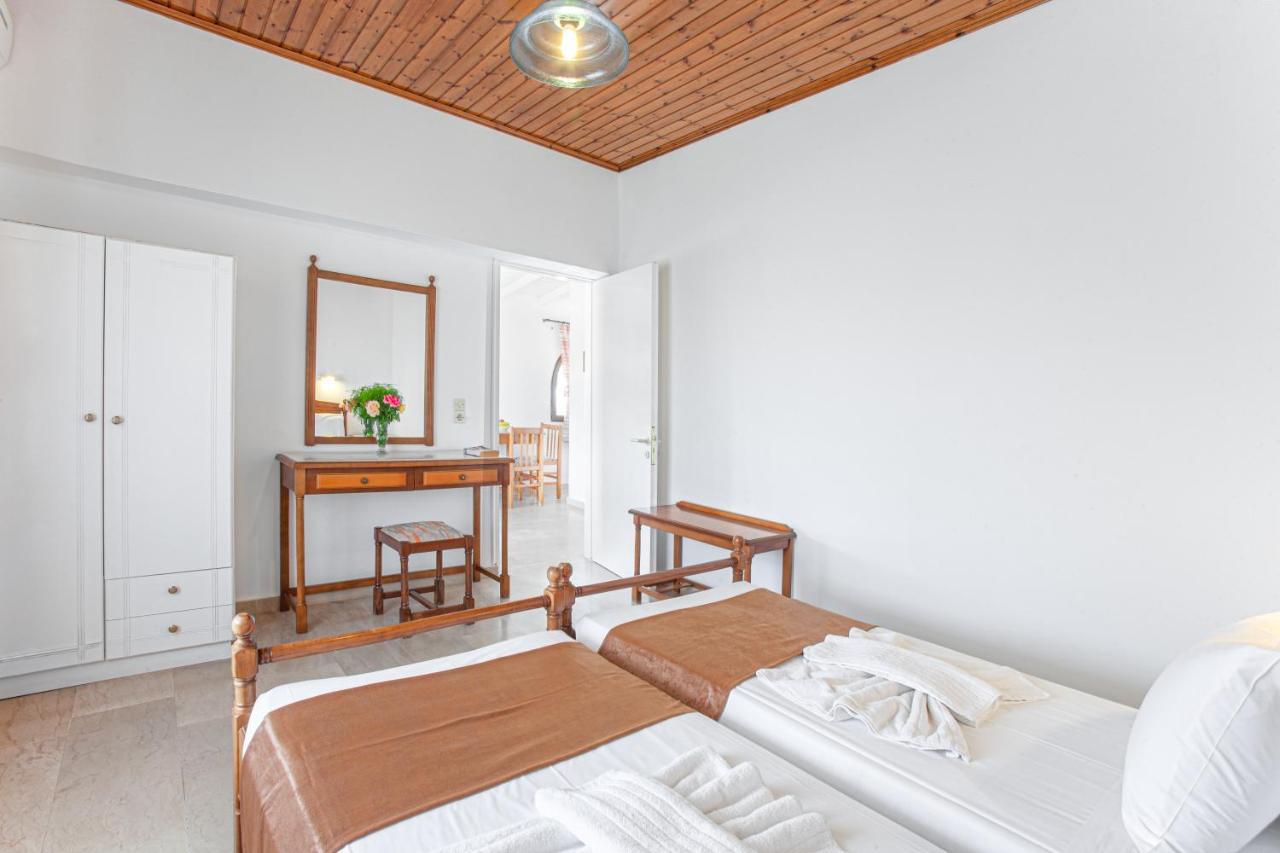 Lord Complex Aparthotel Agios Georgios  Exterior foto